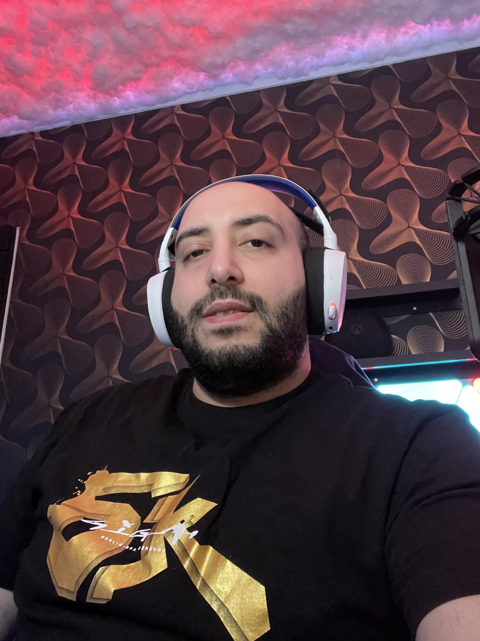 Syria Man Gaming