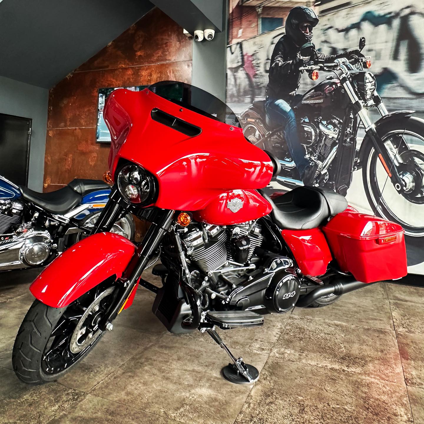 Wheeltek - A factory custom bagger with highway shredding power, in a ...