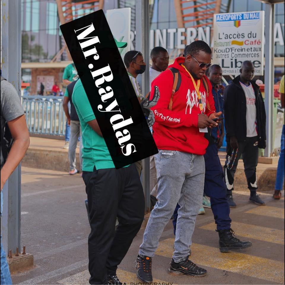 Micro-trottoir 🇲🇱🇲🇱🇲🇱 imitation d’artiste Adji-one feat Yacou b ...