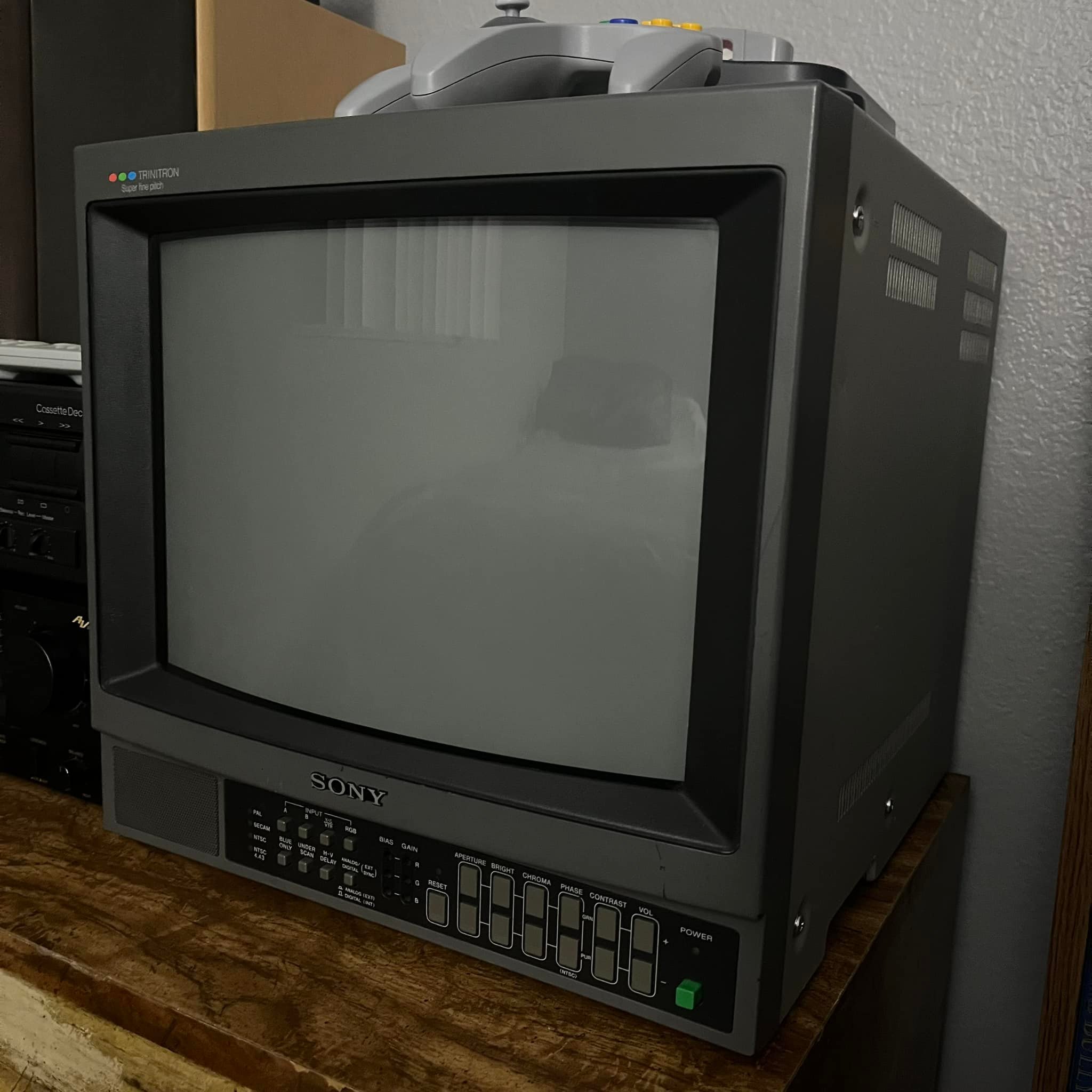 New PVM 1342Q CRT TV with RGB for PS2 gaming