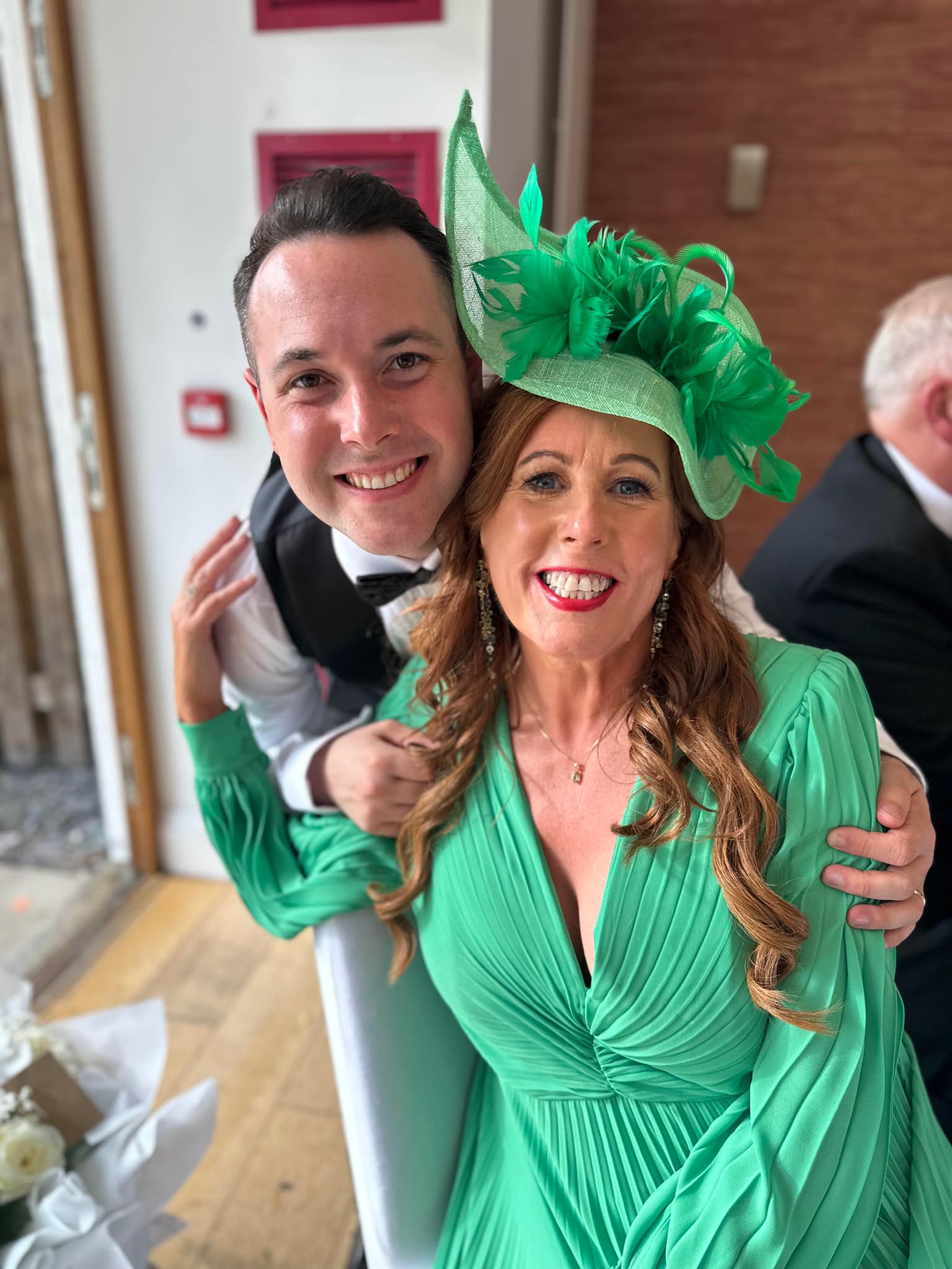 what colour fascinator to wear with green dress fascinators match a light floral dress? best fabric