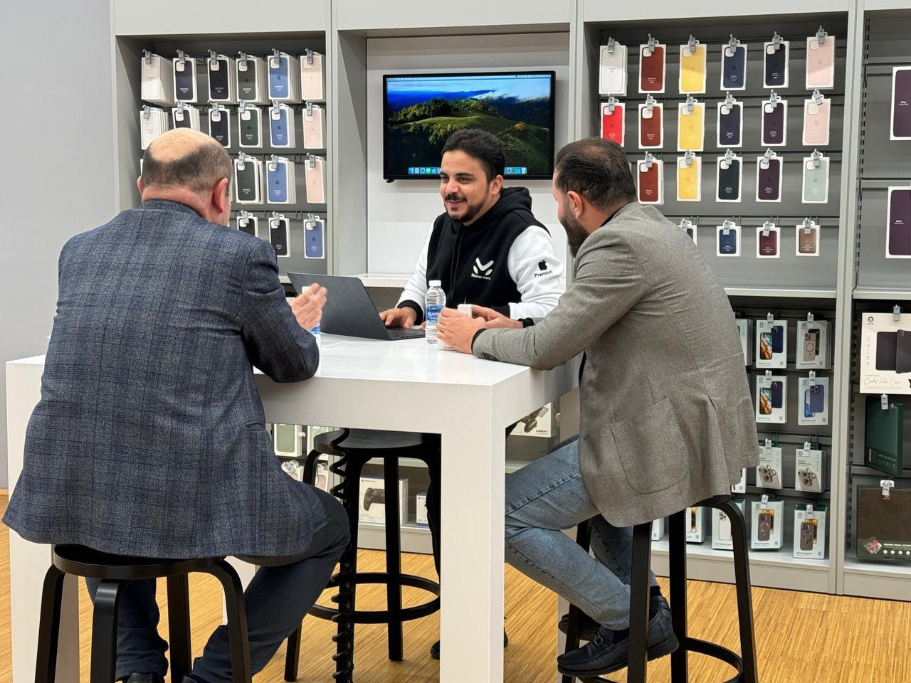 Master Store - جلسة تدريبية مجانية حول خصائص Mac يقدمها...
