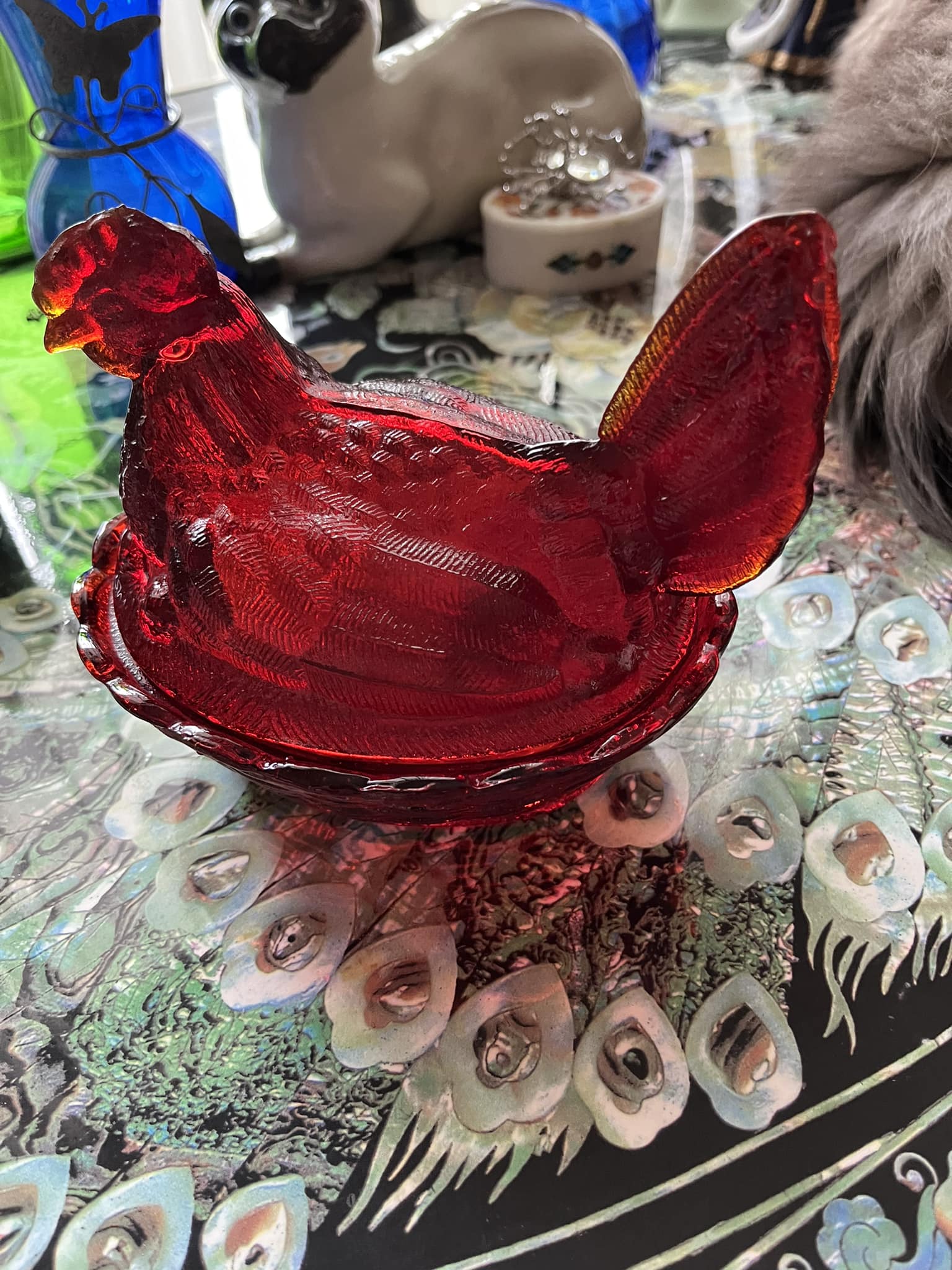 Vintage hen on nest figurine found on Facebook Marketplace display picture 1