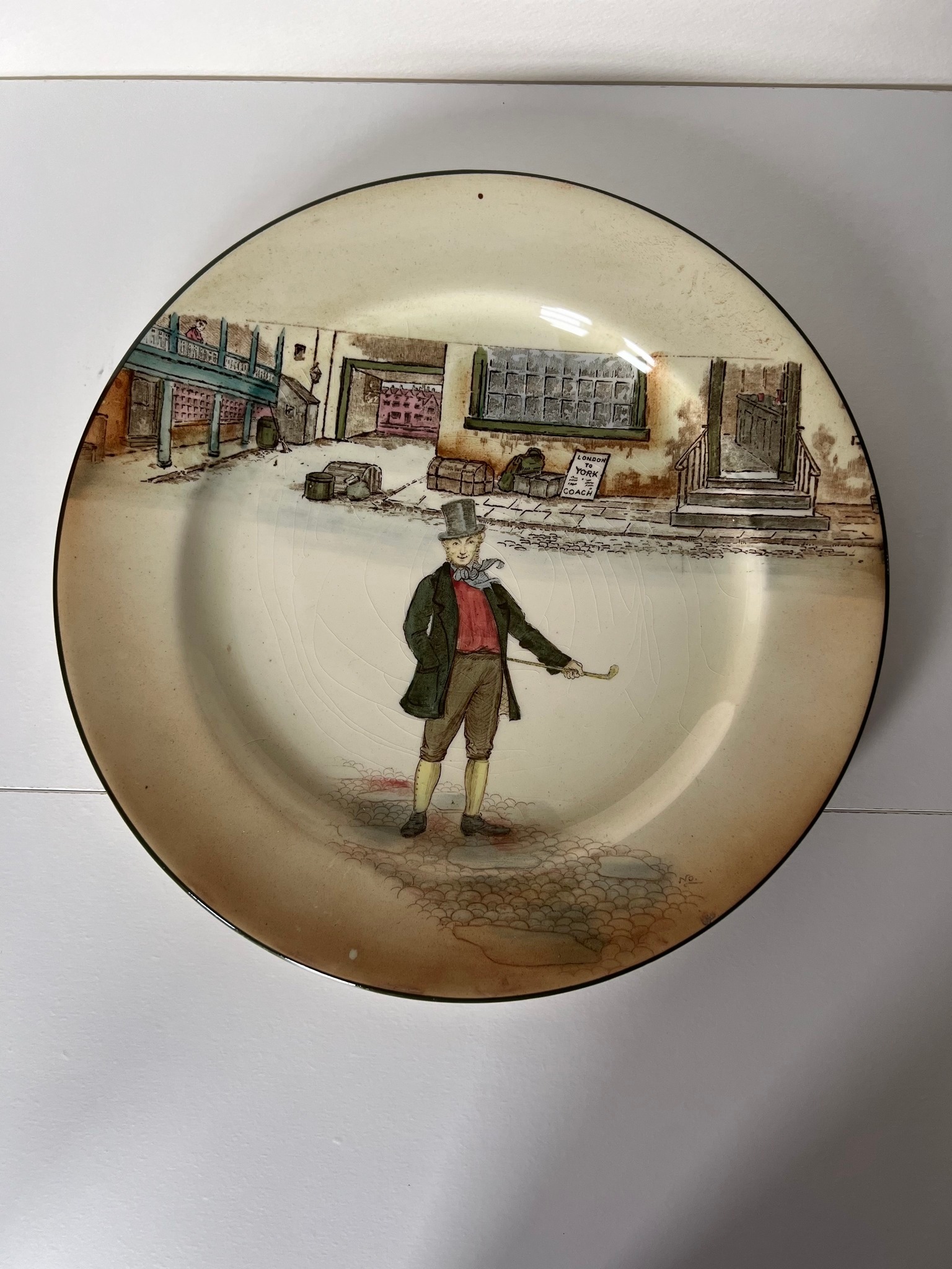 英国 ロイヤルドルトン Dickens Ware 絵皿 Set of four Royal Doulton Dickens Ware plates. Fine bone china
