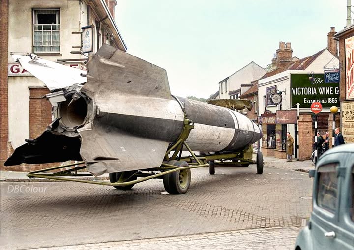 Military - A German V2 rocket passes The Bell Hotel in Walton Street ...