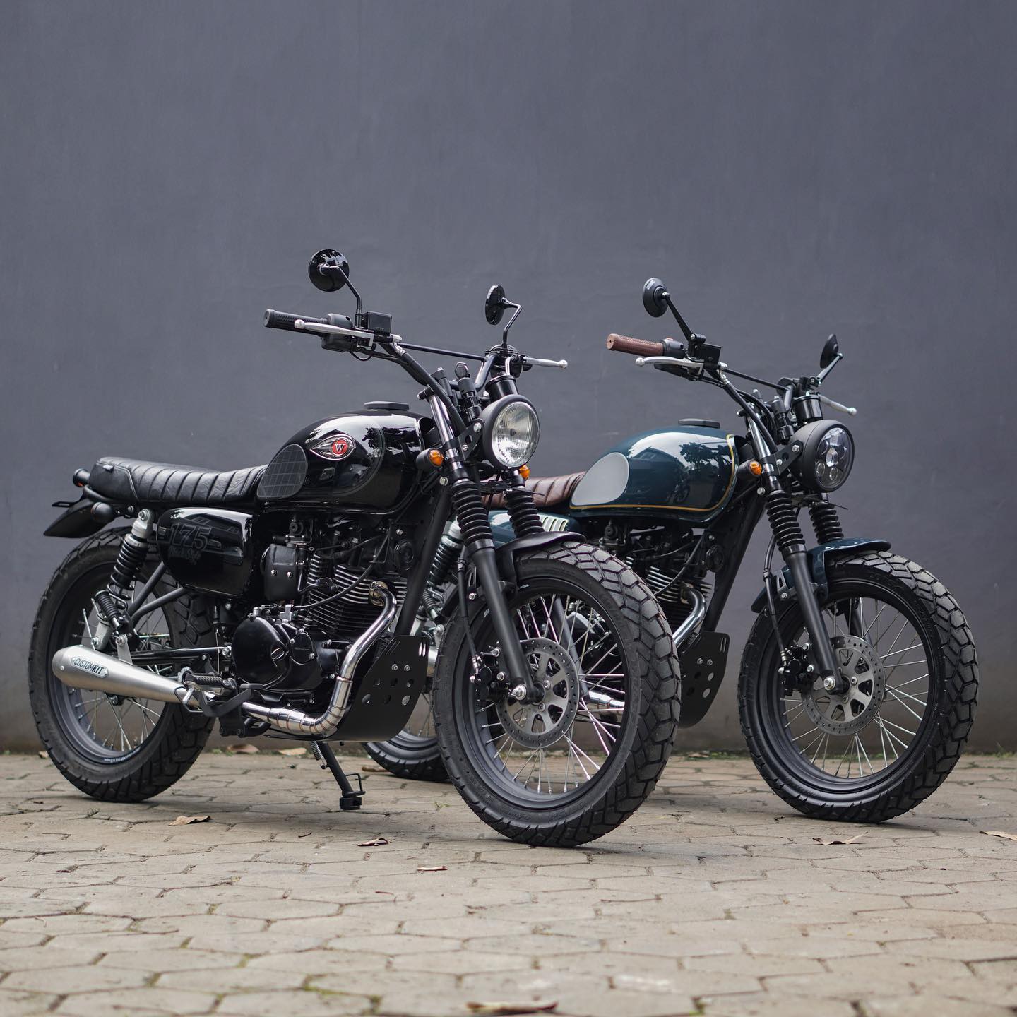 custom.kit - Dua motor Kawasaki W175 ini sama-sama...