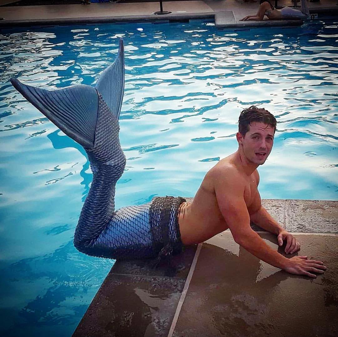 Merman Thommy - Working the day away with part of the post ...