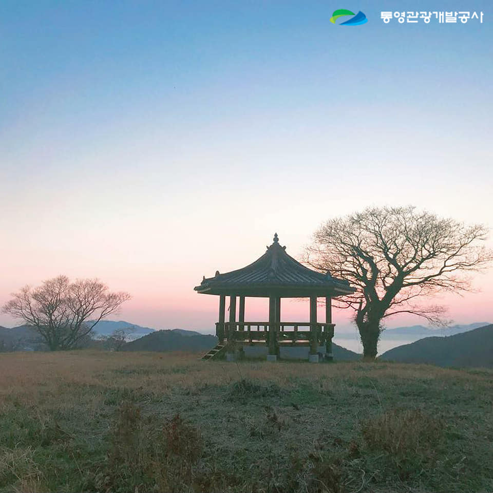 통영관광 - 힐링하기 좋은 당포성지에서 통영 바다를 한눈에💙 ⠀ ⠀ ️당포성지란 고려시대 공민왕때... | Facebook