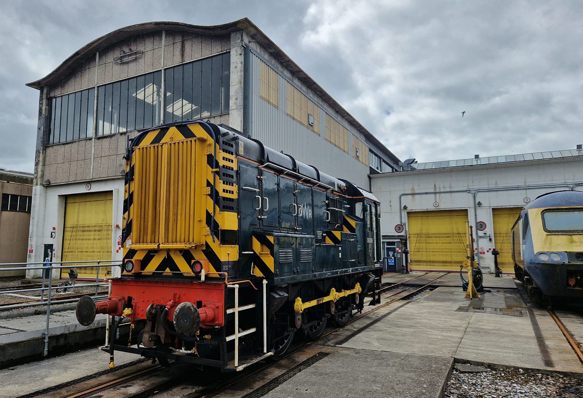GWR Shunter 08641 'Pride of Laira' with now officially a GWR unit