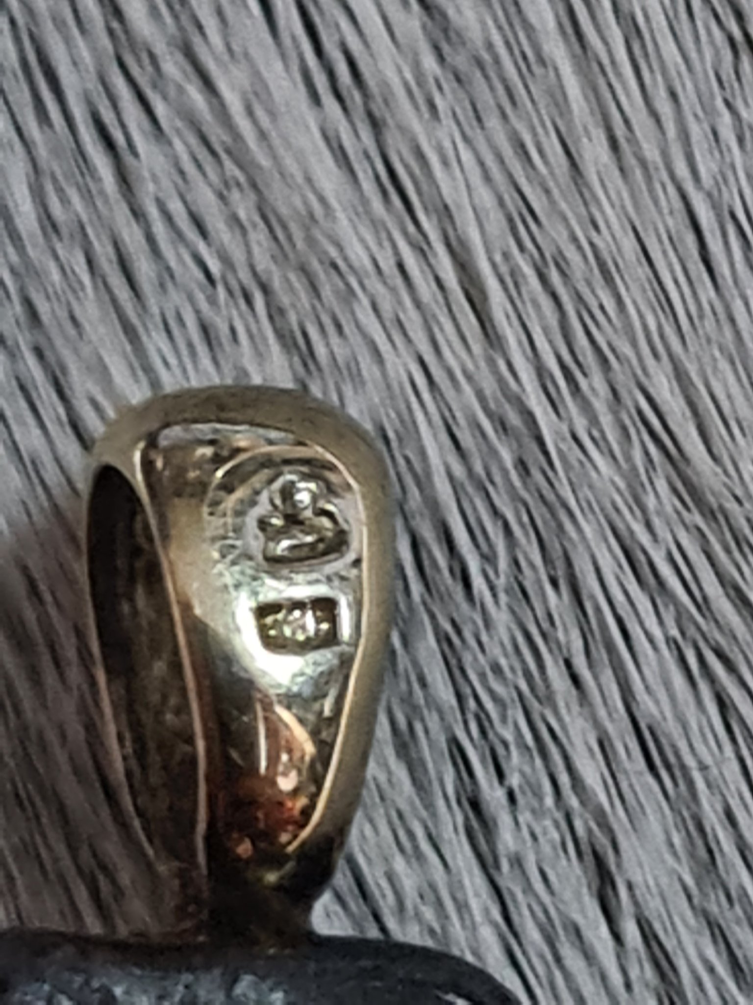 What is this 14k gold marked 585 jewelry?