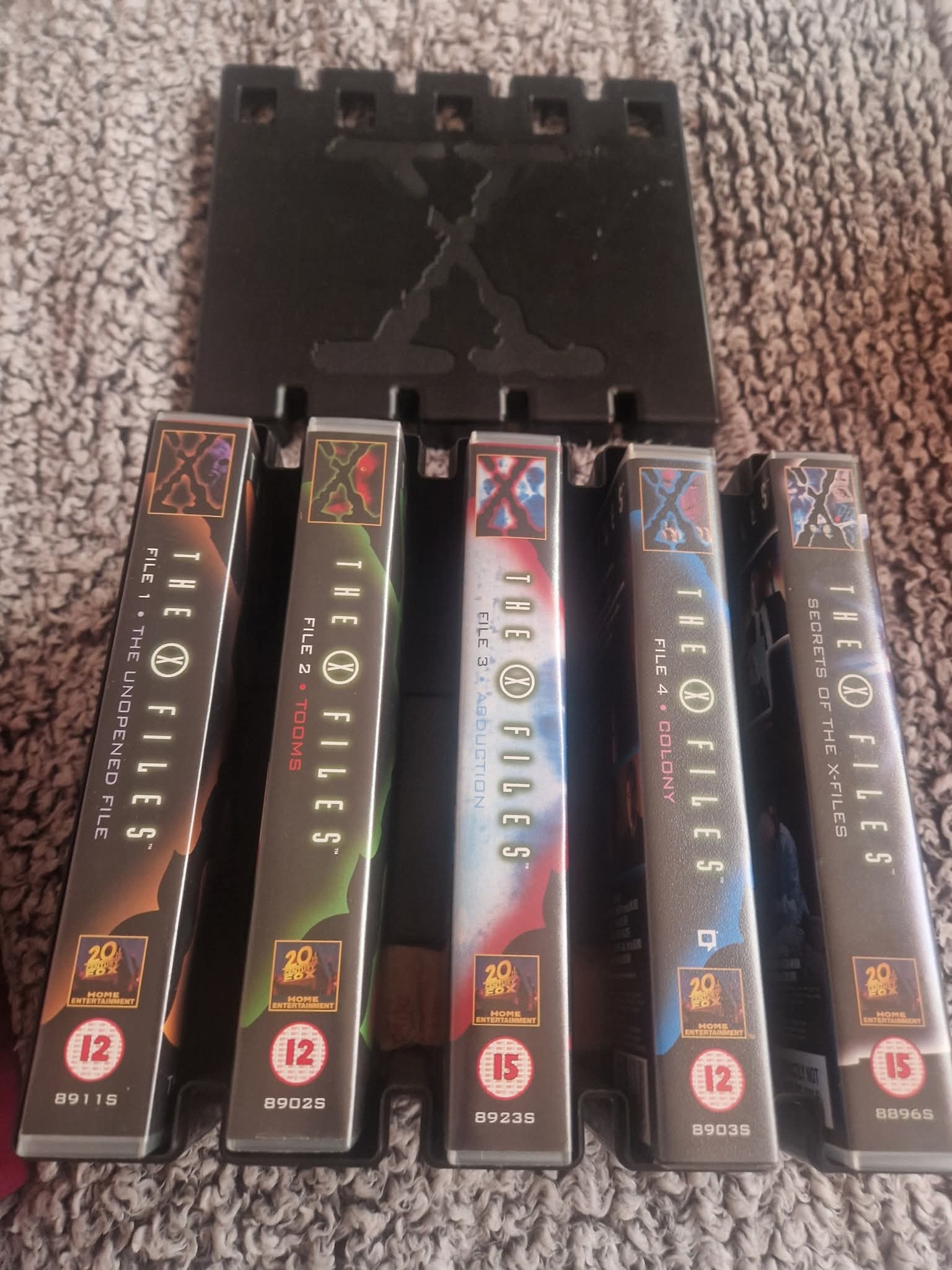 Does anyone know a site for selling x files books and magazines in
