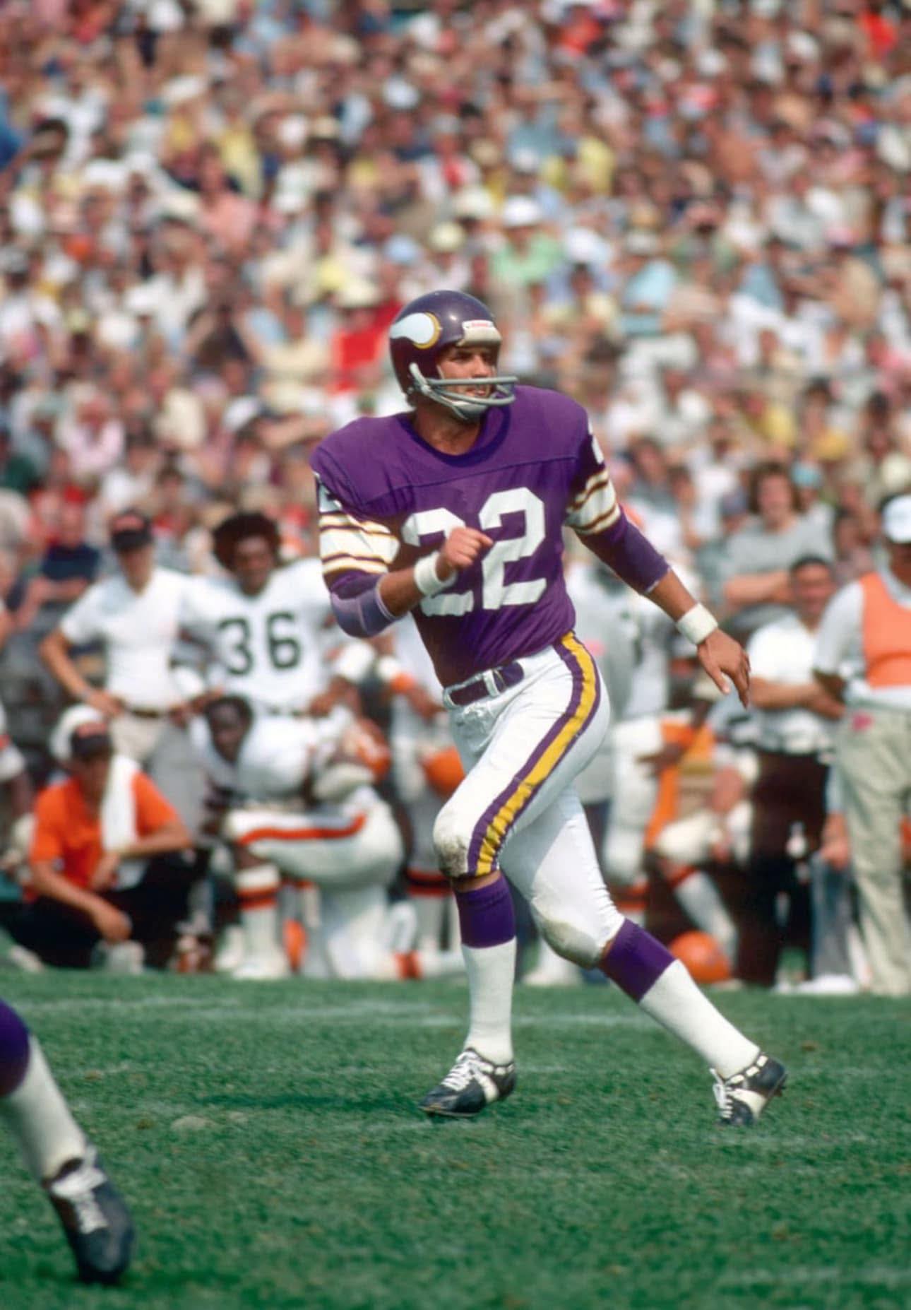 the-red-minnesota-vikings-safety-paul-krause-in-action-during-the