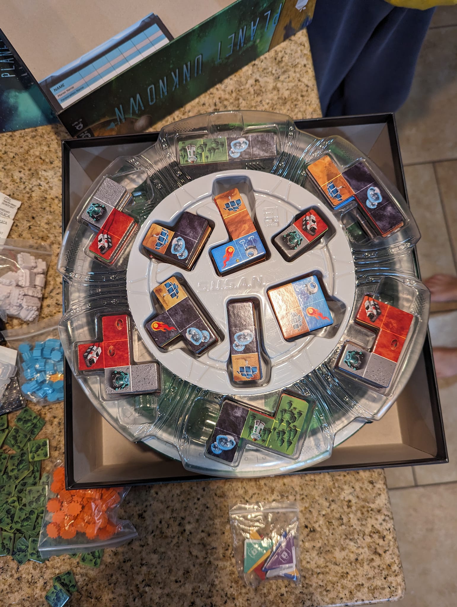 Carla Caramel Ice Cream Game – Cooperative Children's Game For 1-6 Players | Fun Fair-Themed Board Game