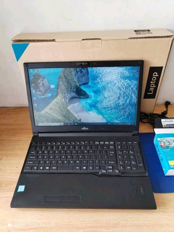 Fujitsu Lifebook A577 I3 7th gen 8gb ddr4 128gb ssd 15.6 display