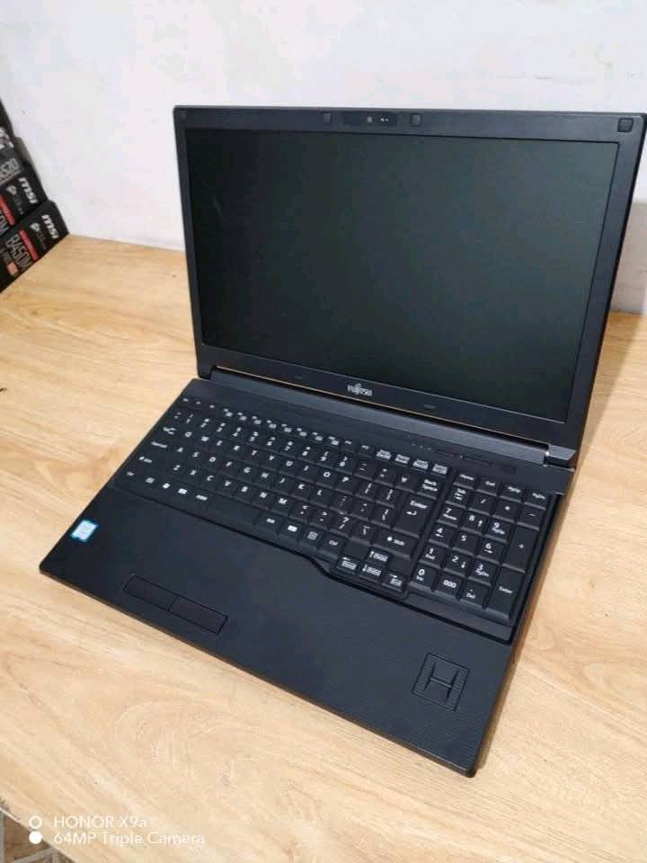 Fujitsu Lifebook A577 I3 7th gen 8gb ddr4 128gb ssd 15.6 display