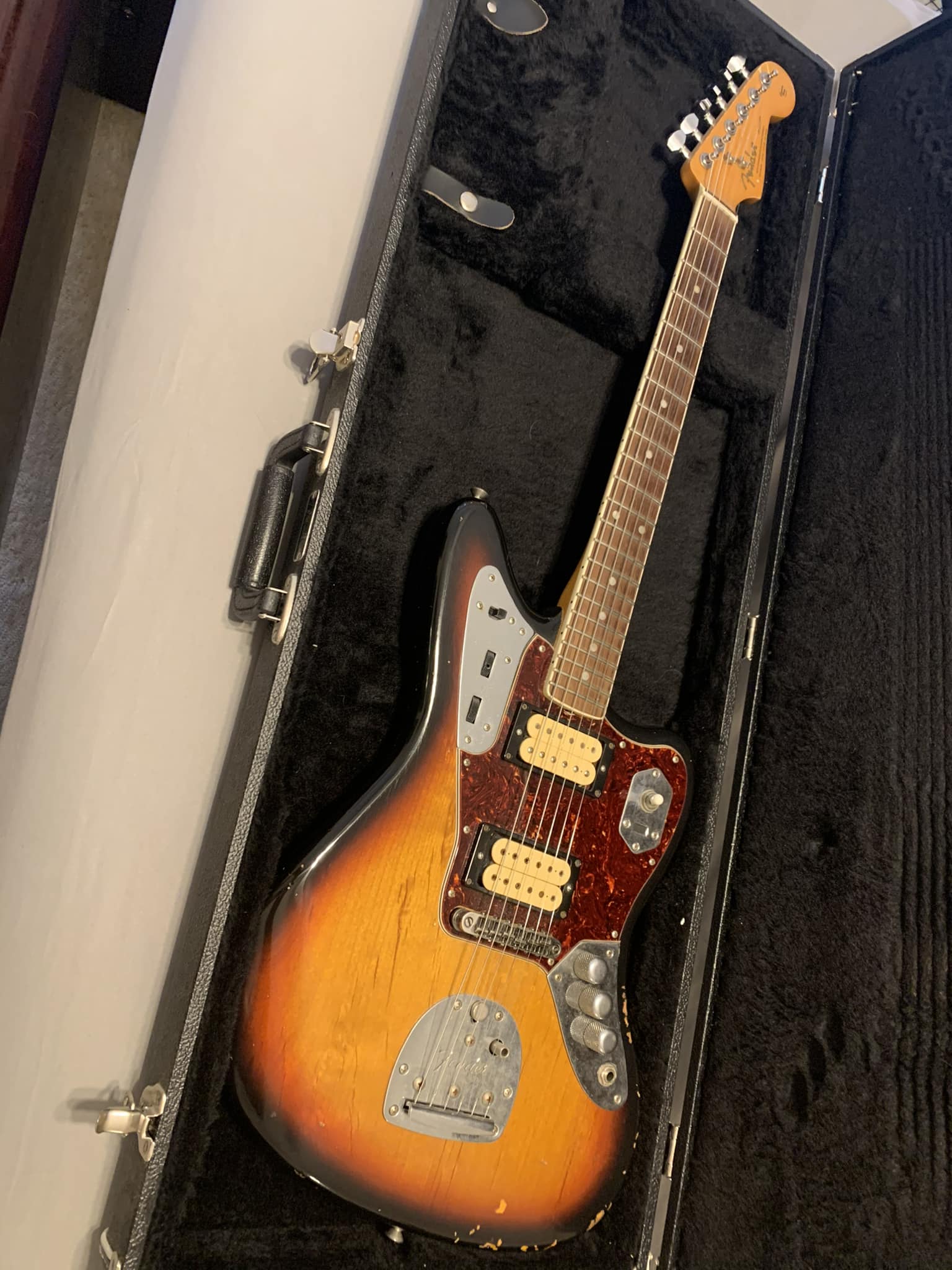 Kurt Cobain road worn Jaguar guitar review