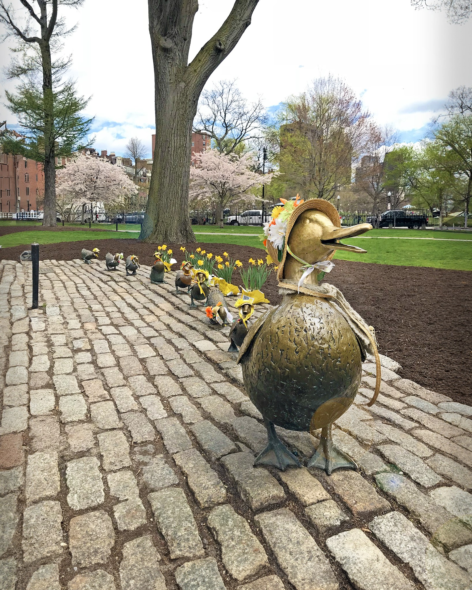Make way for Easter weekend 🐰🐣 Happy Friday, we rounded up 69