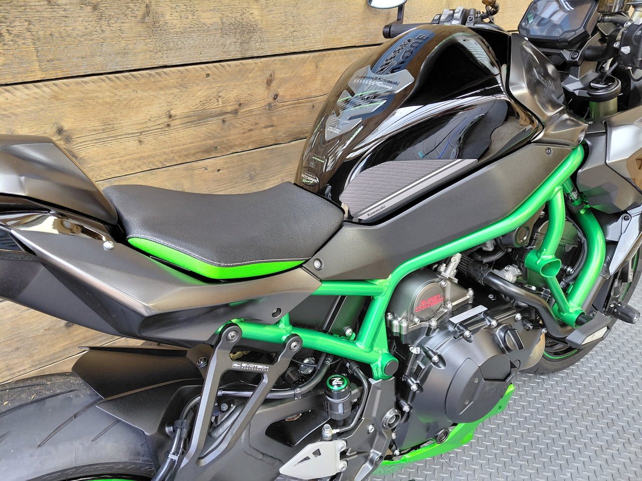 🟢🏍️ KAWASAKI NINJA ZX-6R 🏍️🟢 We have a beautiful Kawasaki