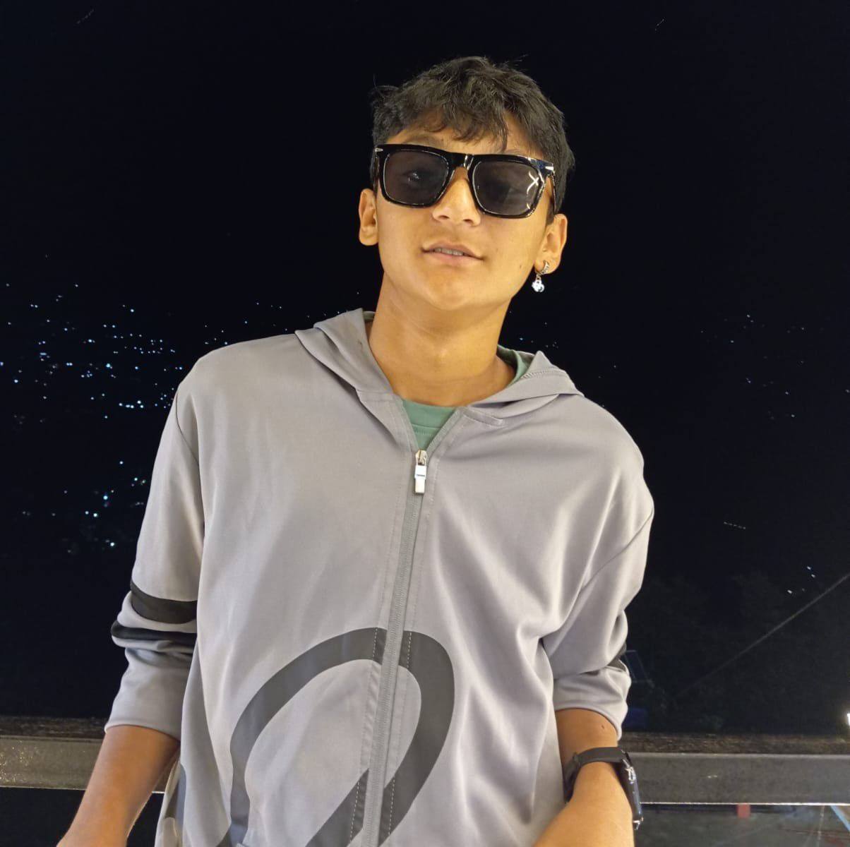 Nik Esh