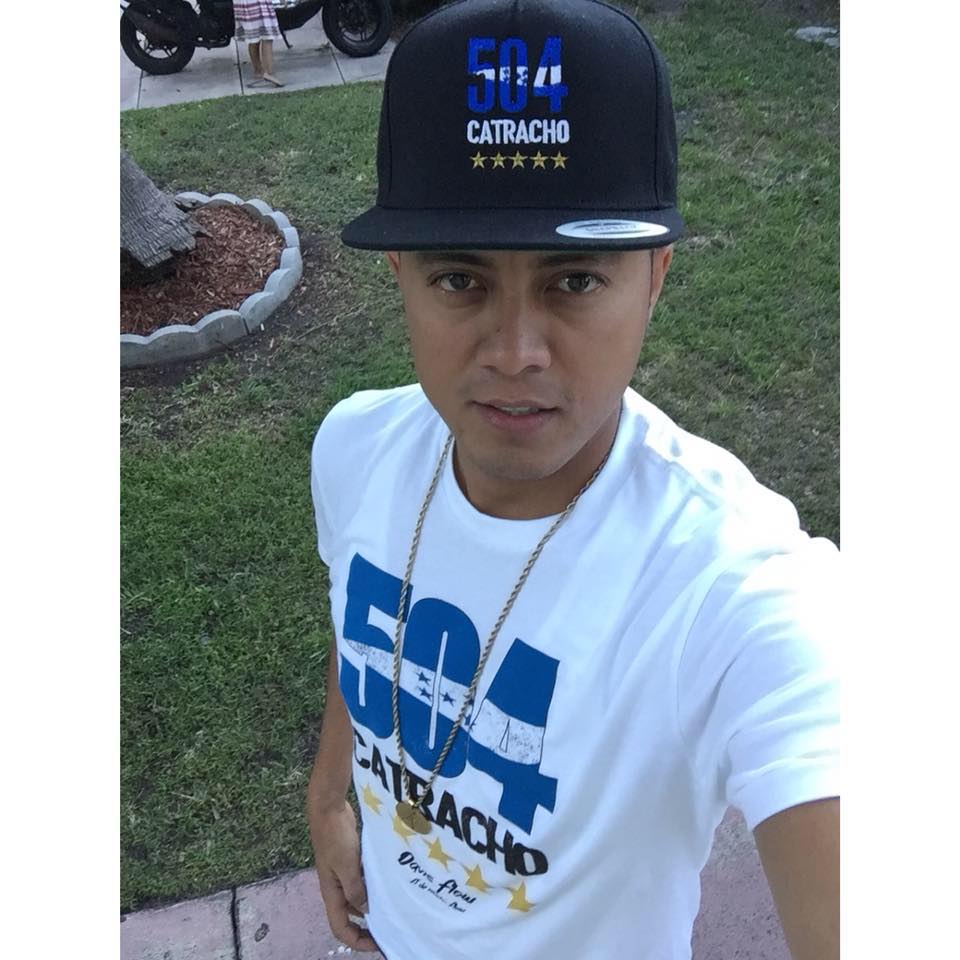 Davis flow es un loquillo mando a Emma donde la tafloo y le dijo que él ...