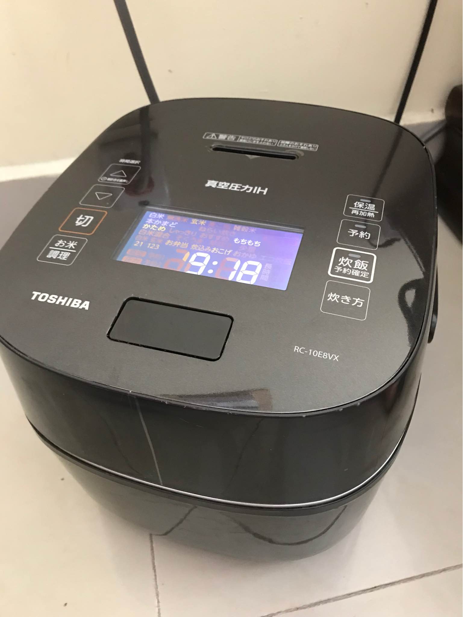Toshiba 10E8VX Bản đèn Led, Xoong dày 7mm, cảm ứng, Áp suất cao 