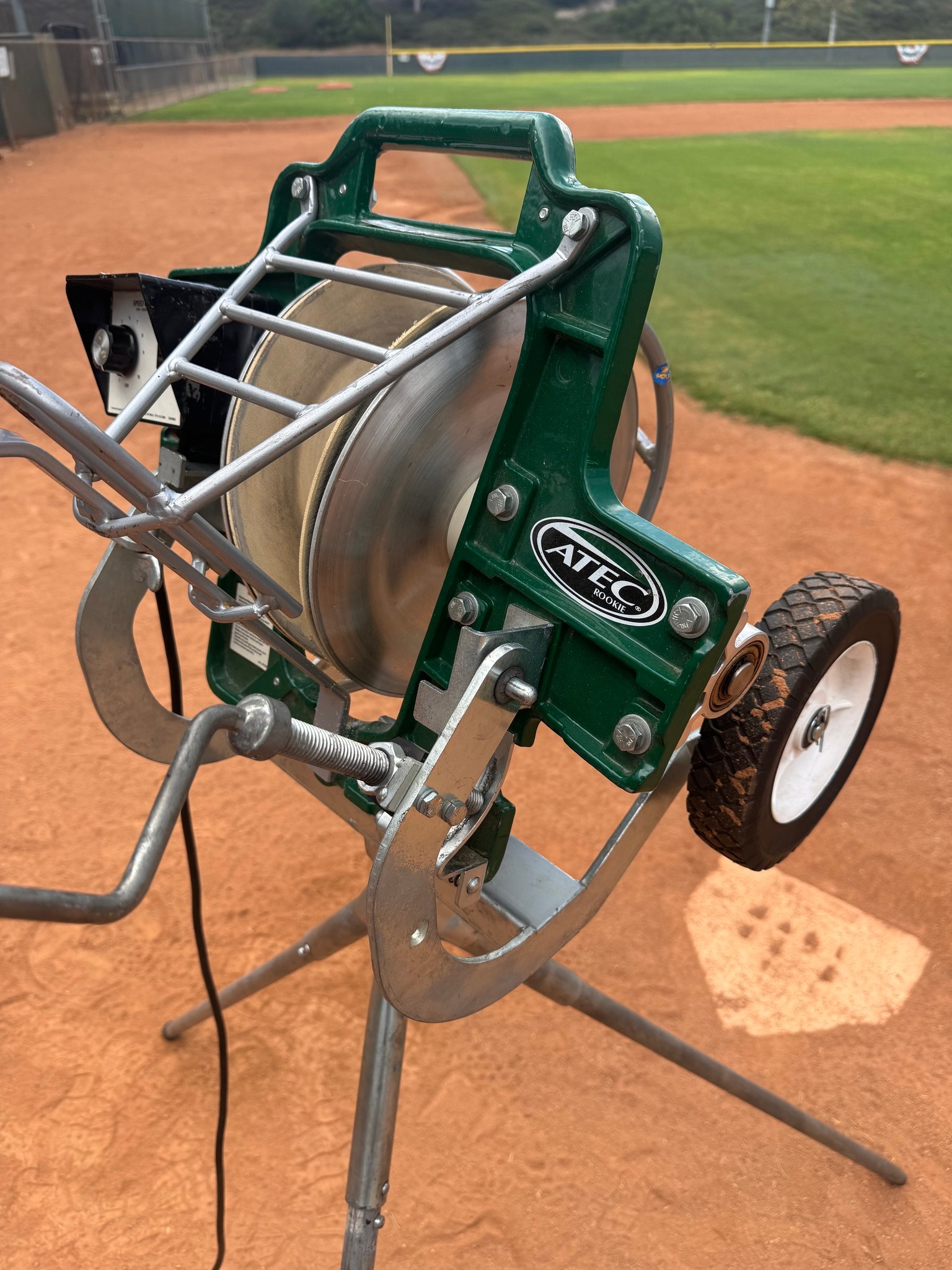 ATEC Rookie Defense Baseball Machine - Great Condition - Pitching ...