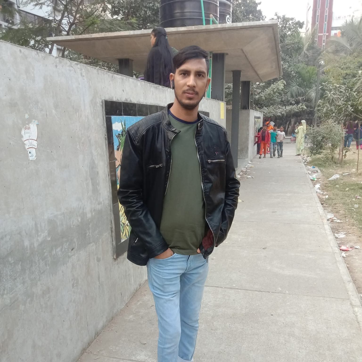 মায়াবী দুষ্ট ছেলে রাসেল