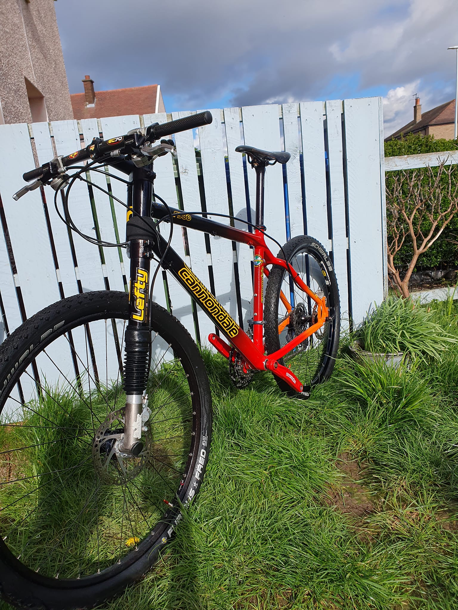 Cannondale f800 lefty yake 2003 ስዎቶ พล もお茶酒 బీల
