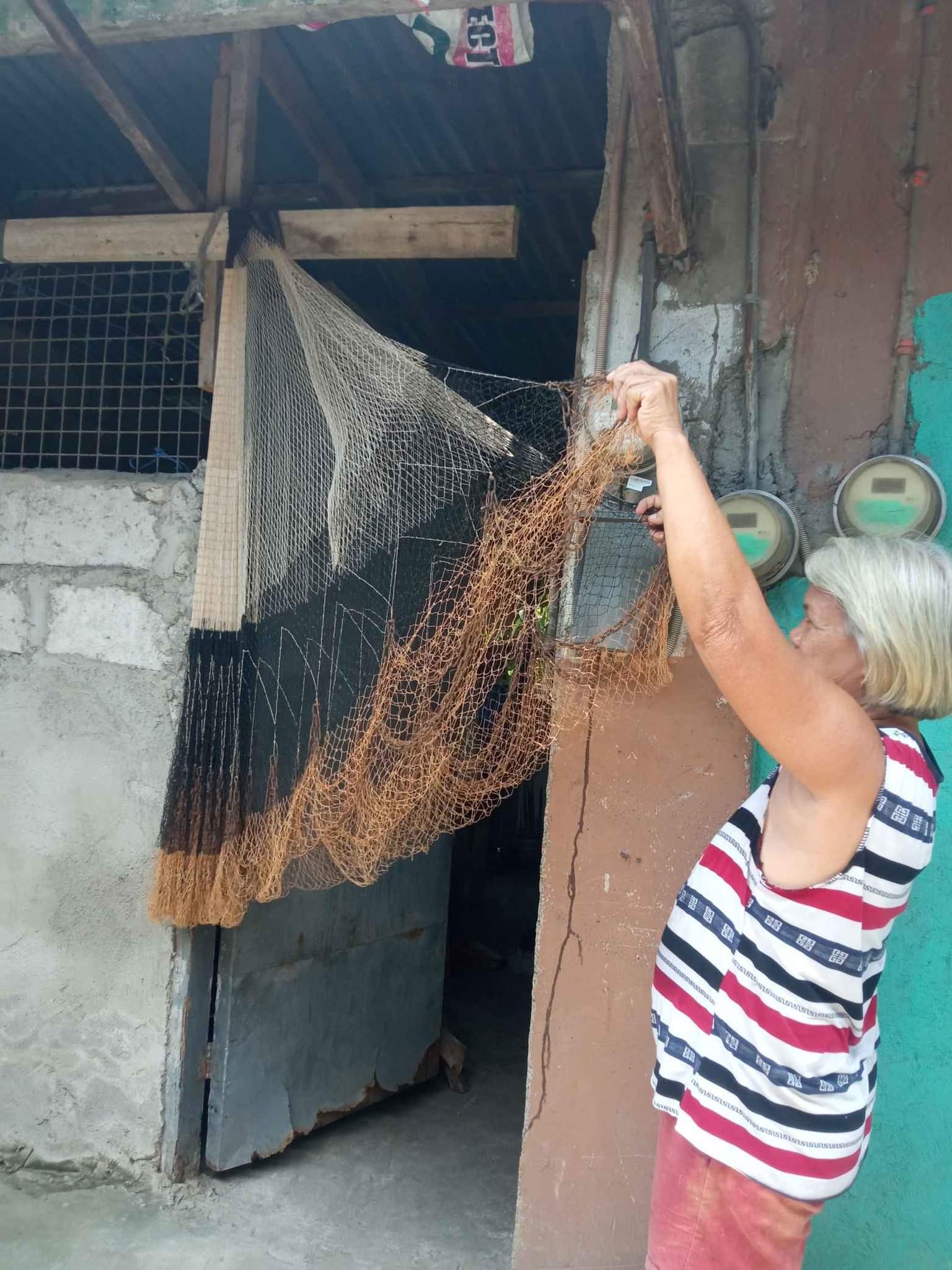 dala fishing net DYPASA Fish Fly Net Mesh Wooden Handle Nylon/Rubber Landing Net Catch and Release Holder Basket Combo Kit Trout FishingTools Dip Net (Color : 37x33cm) : Sports & Outdoors Part of Frabills conservation series Dala & Tambukol Fishnets: Tools
