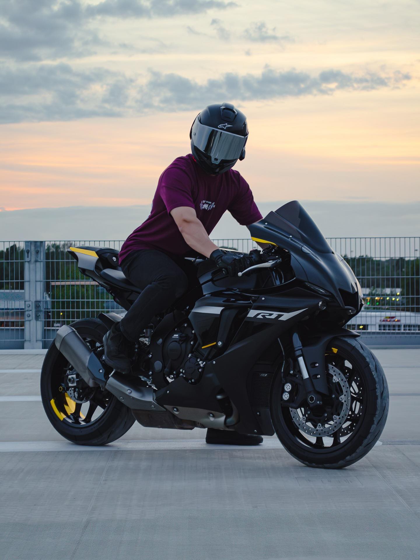 Duke - Yamaha R1🖤 | Facebook