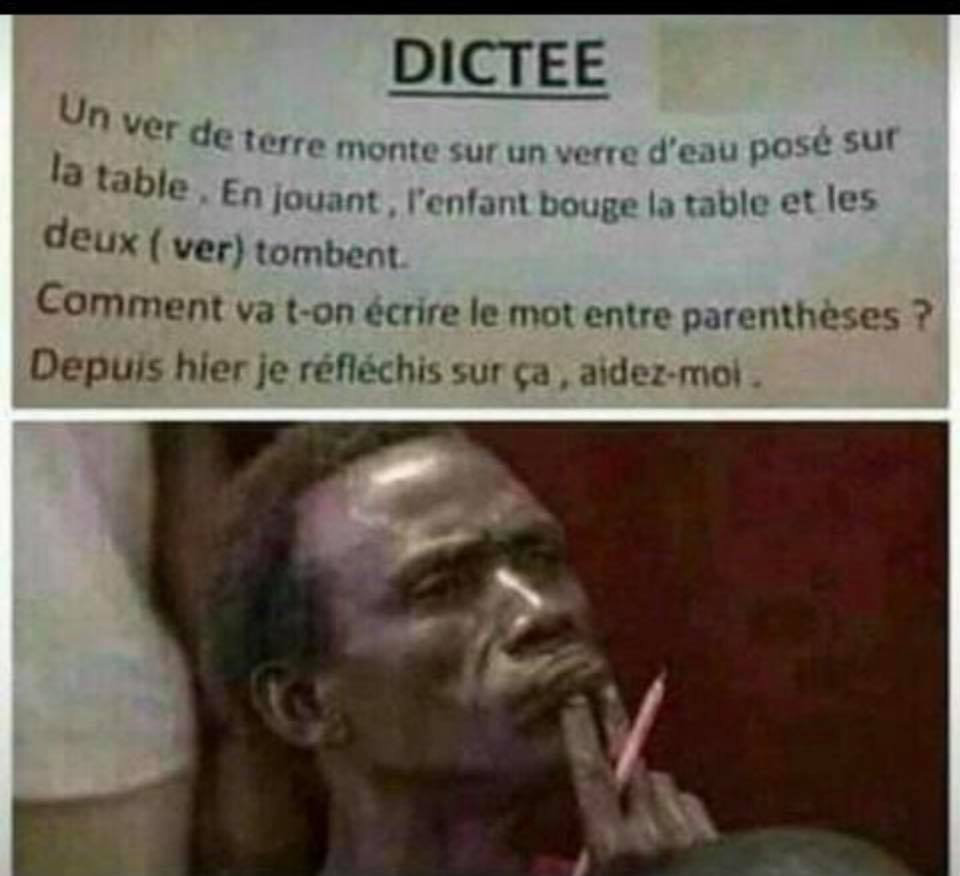 Un Ver De Terre Monte Sur Un Verre D Eau