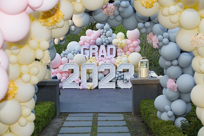 The most spectacular GRAD setup. Thank... - Balloons By Dina