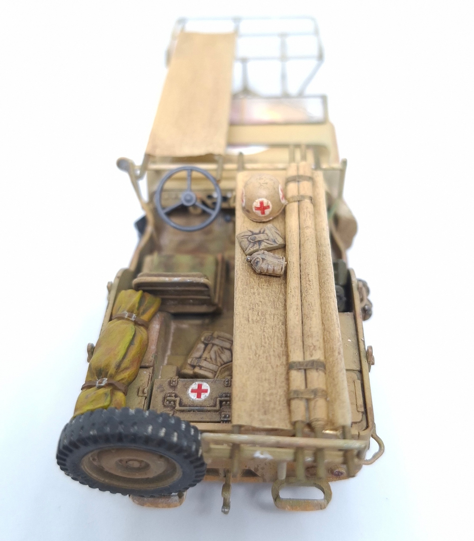 Italeri - I326 - Maquette - Char d'assaut - Jeep 4x4 Ambulance