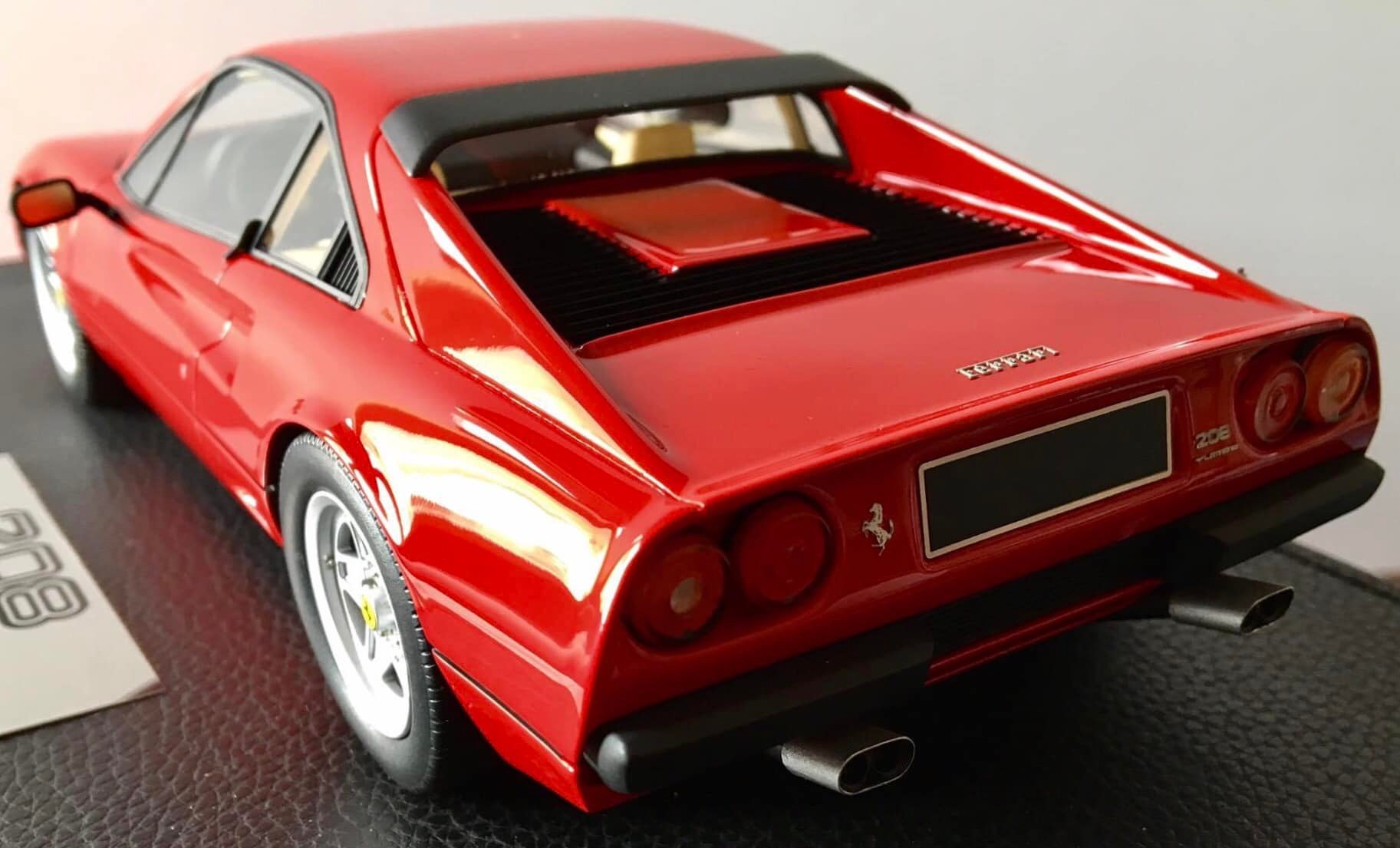 1975 - Ferrari 308 GTB ('75 Paris Saloon) 3.0 litre V8 1:18 Kyosho