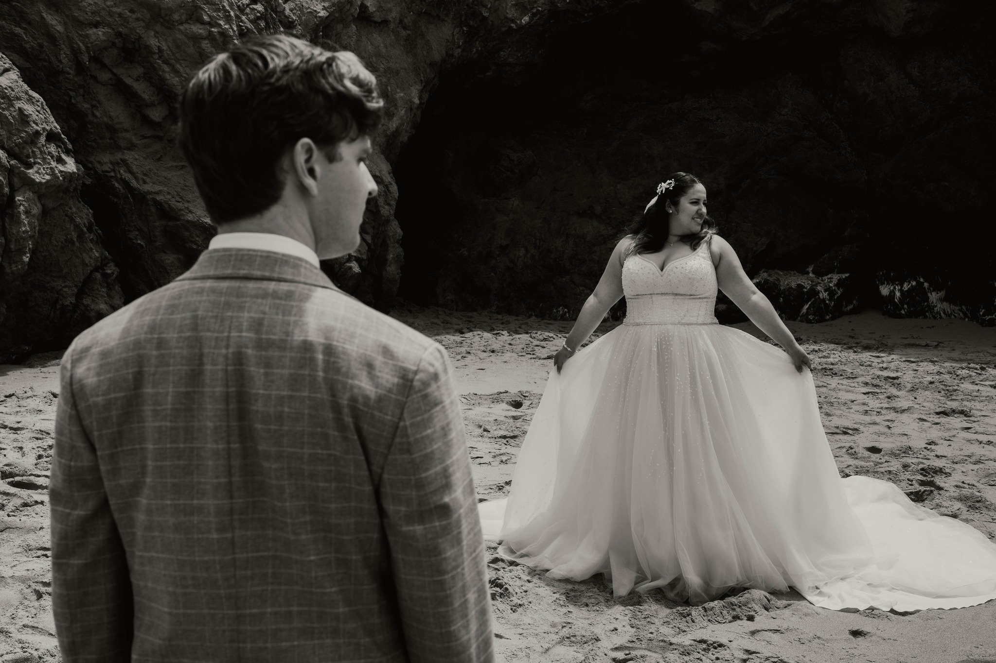 yvette nicole brown wedding dress Here are some more gorgeous photos of and husband Anthony Davis from their last weekend at The Maybourne Beverly Hills in Los Angeles Color:#38 Hot Chocolate