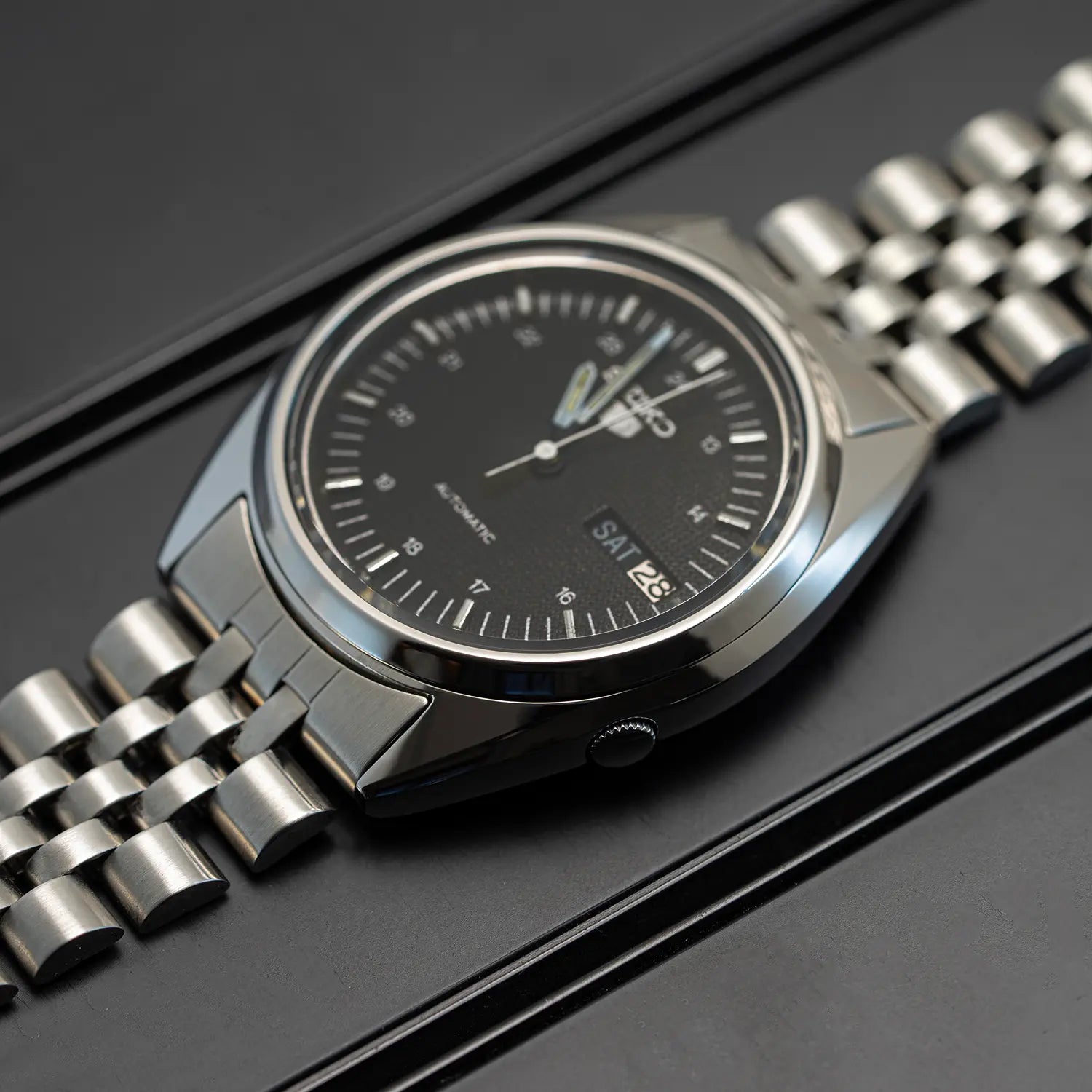 Vintage - This stunning vintage Seiko 5 7019 7120, crafted in