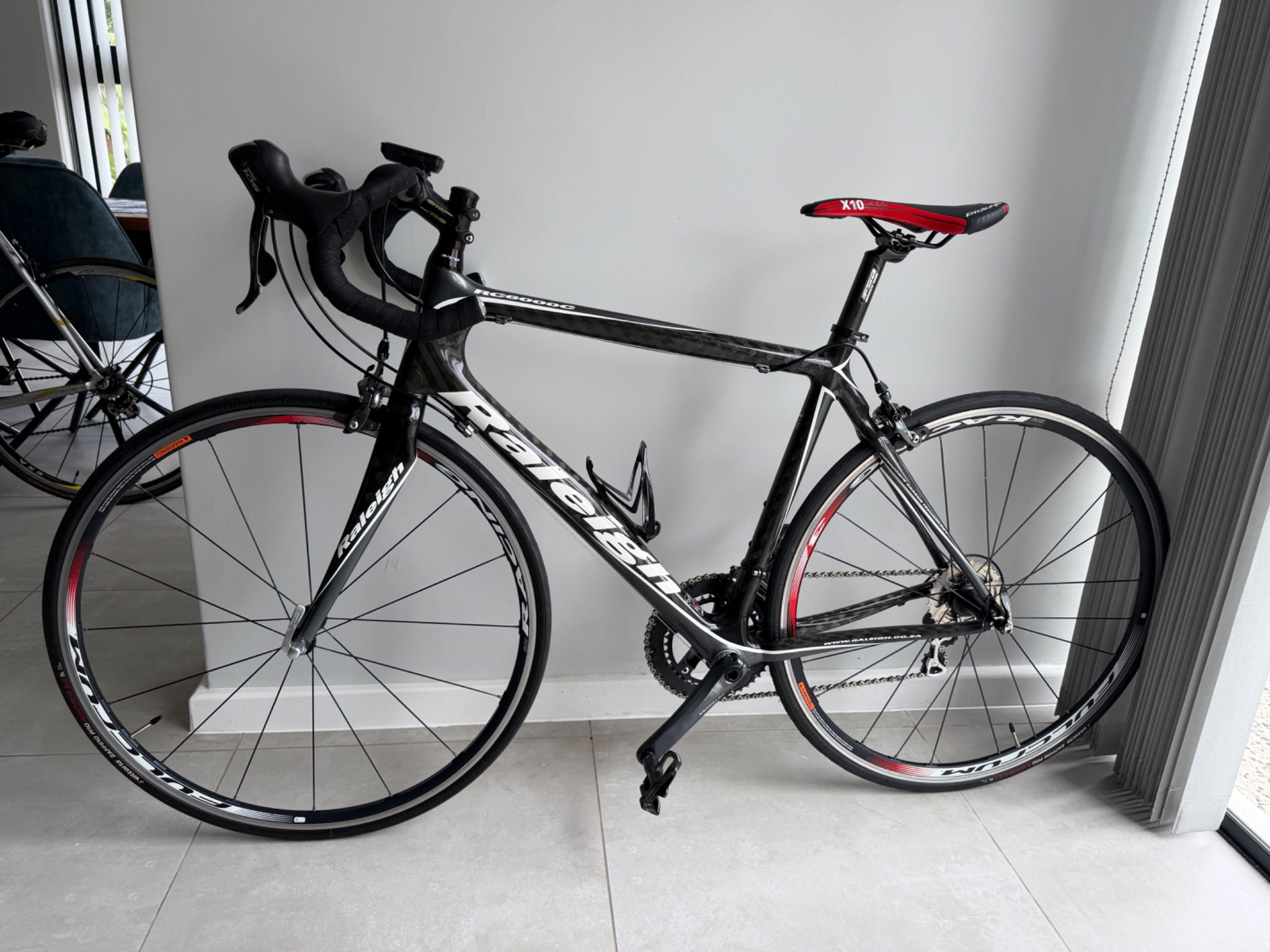Raleigh RC6000C Full Carbon Ultegra / 105 10 Speed - Bicycles - Cape ...
