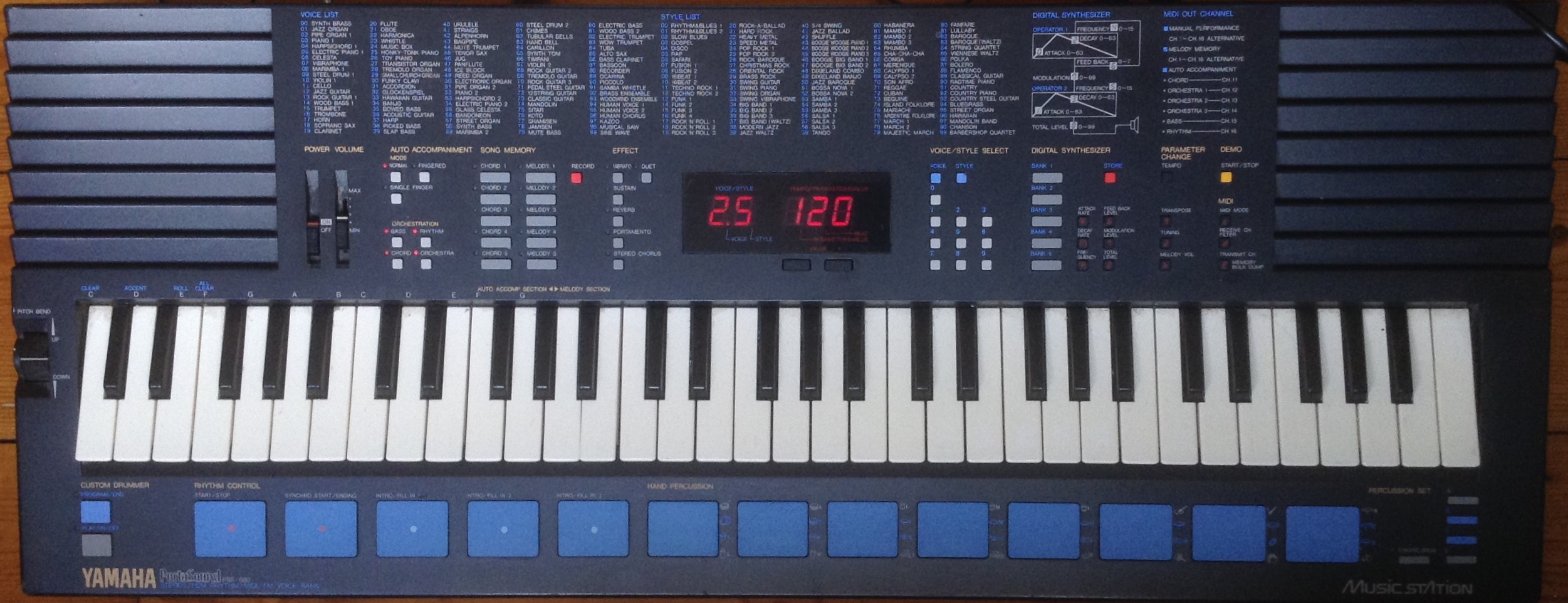 Yamaha PSS 780 FM synthesizer demo