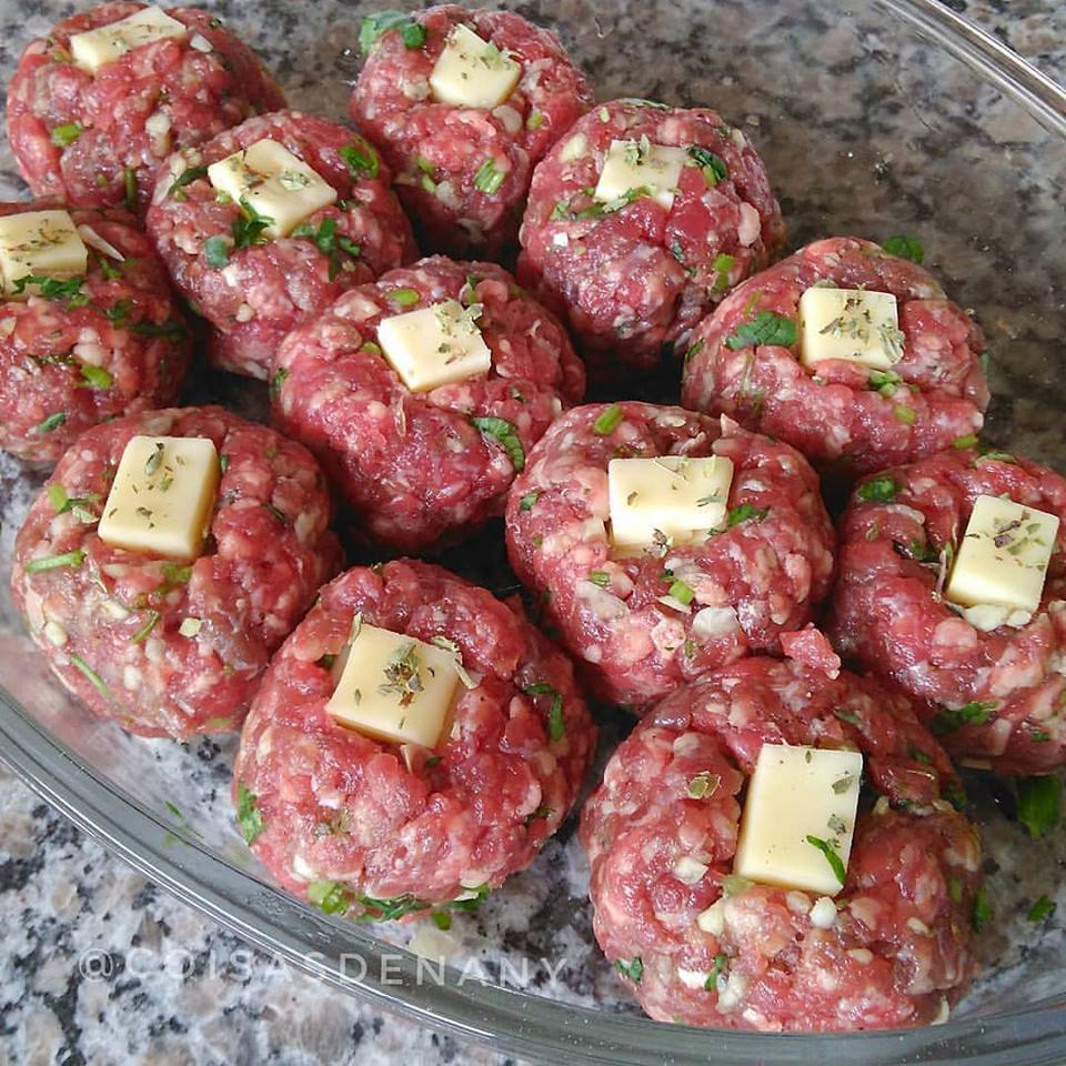 Atual - Almôndegas com queijo Ingredientes: 1kg de carne moída 1 xícara ...