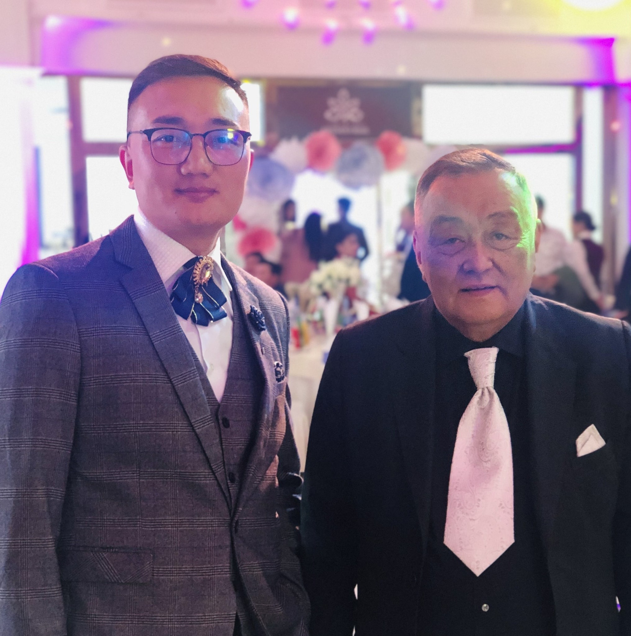 Mongoliin Hotlogch Duuchdiin Entertainmen