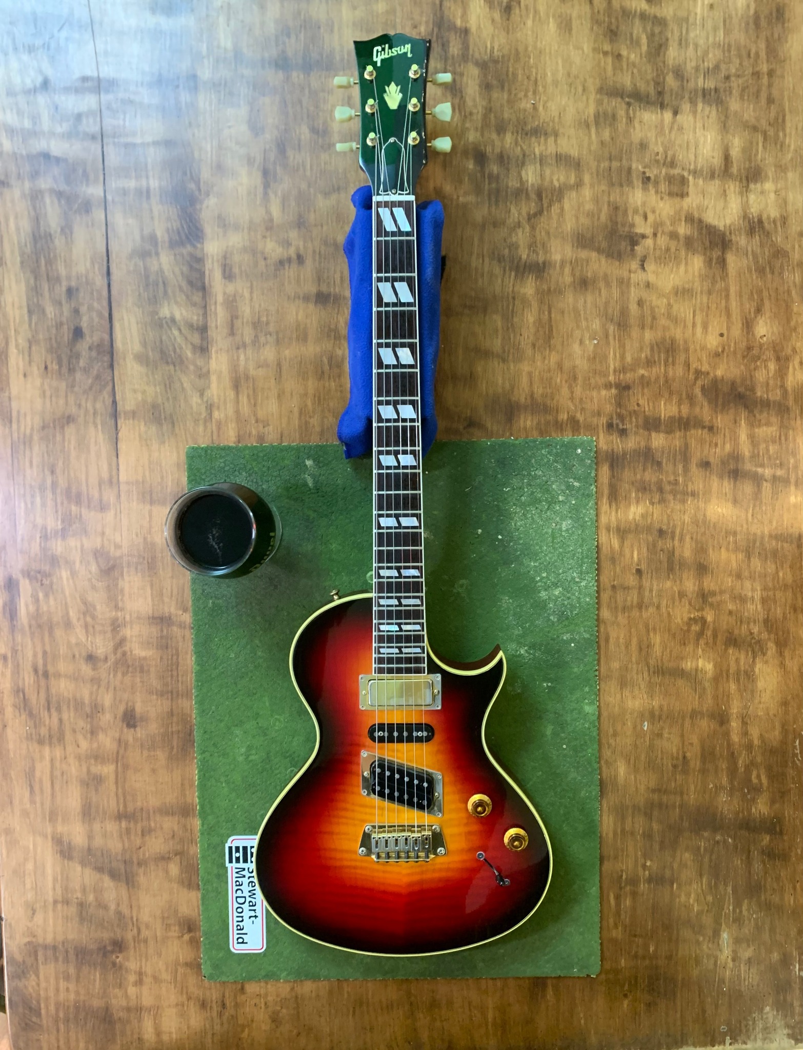 Gibson Nighthawk guitar details and specs