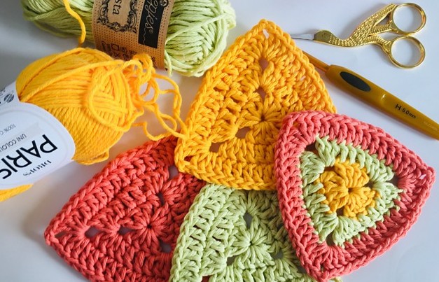 Crochet Patterns & Tutorial | Crochet Solid Triangles: https://bit.ly ...