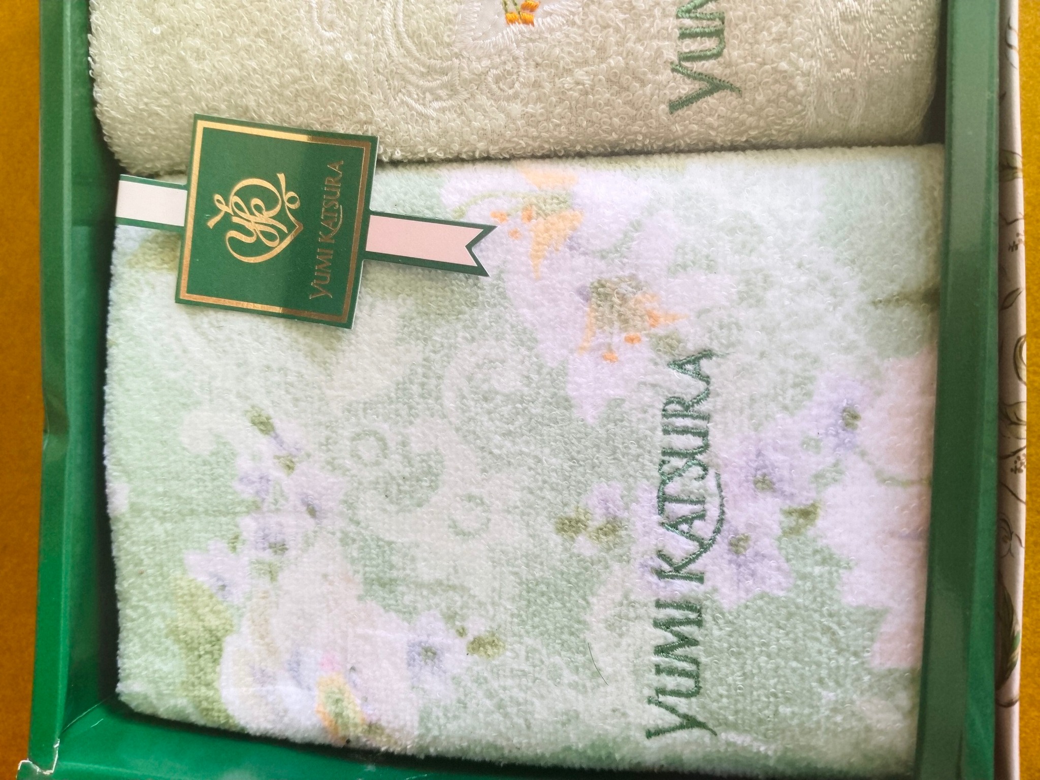 Yumi katsura🥰 1 face towel/long towel 1 hand towel 220 only