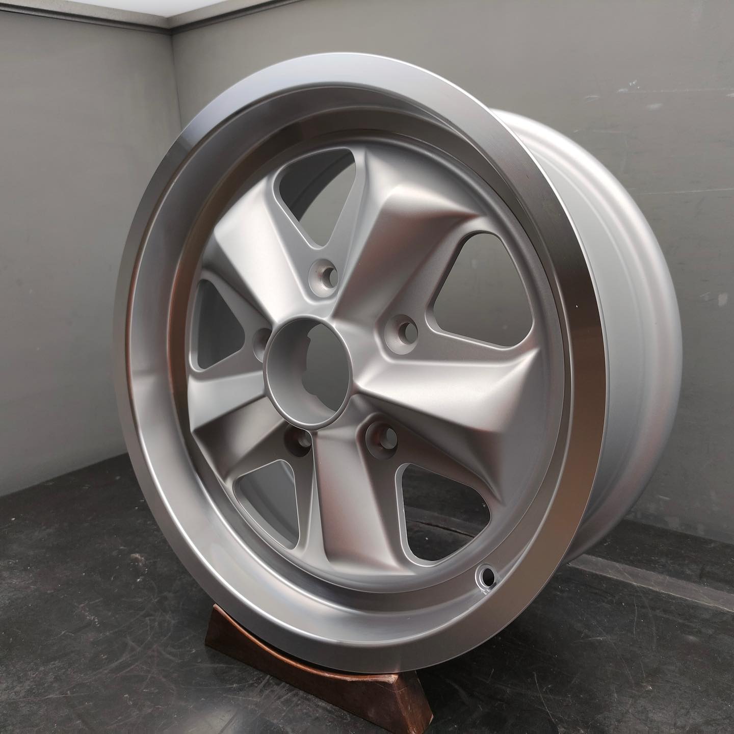 Group 4 Wheels - HF 1560 15 x 6” et36, 5” et48 also...