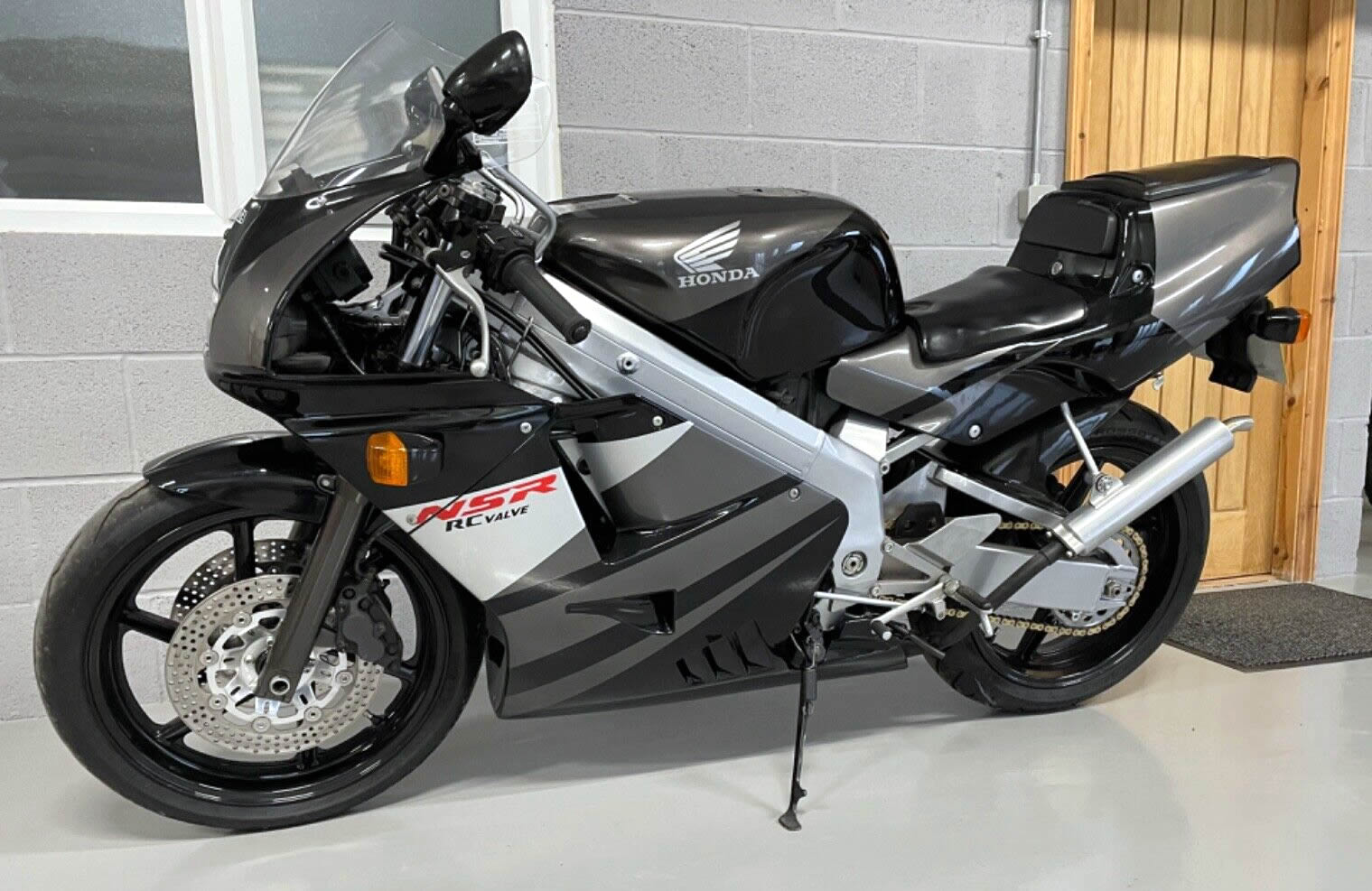 1995 Honda NSR250 MC28 - these are such a great looking bike aren