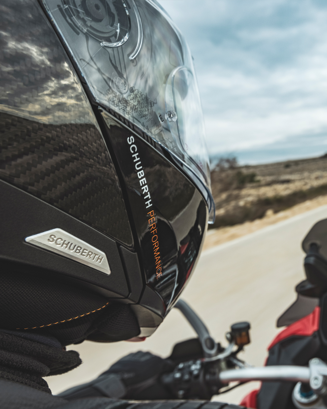 helmet schuberth c3 carbon Forced Air Top & Front aramid chinstrap The SCHUBERTH S3 Carbon takes