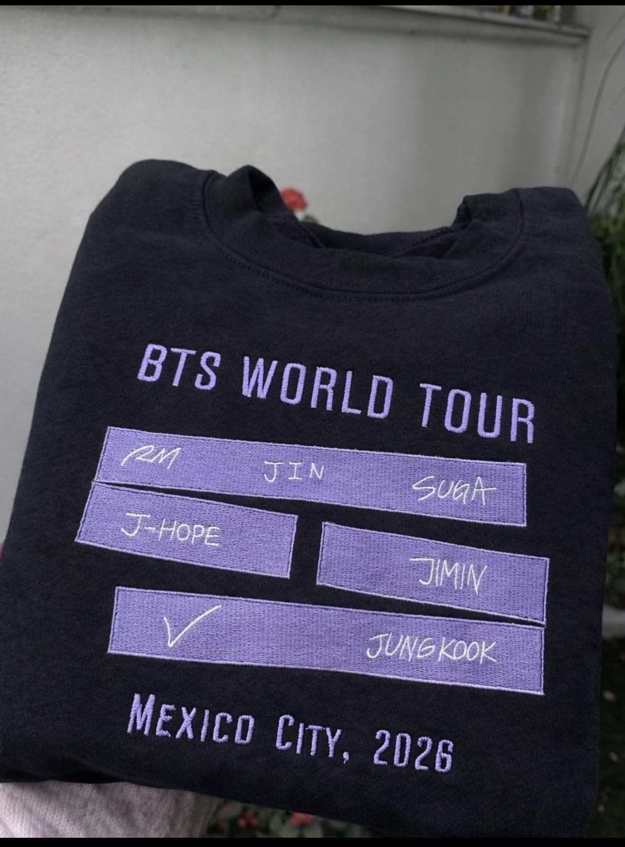 👕 BTS WORLD TOUR OFFICIAL MERCH T-SHIRT 👕🔥 Whether you're