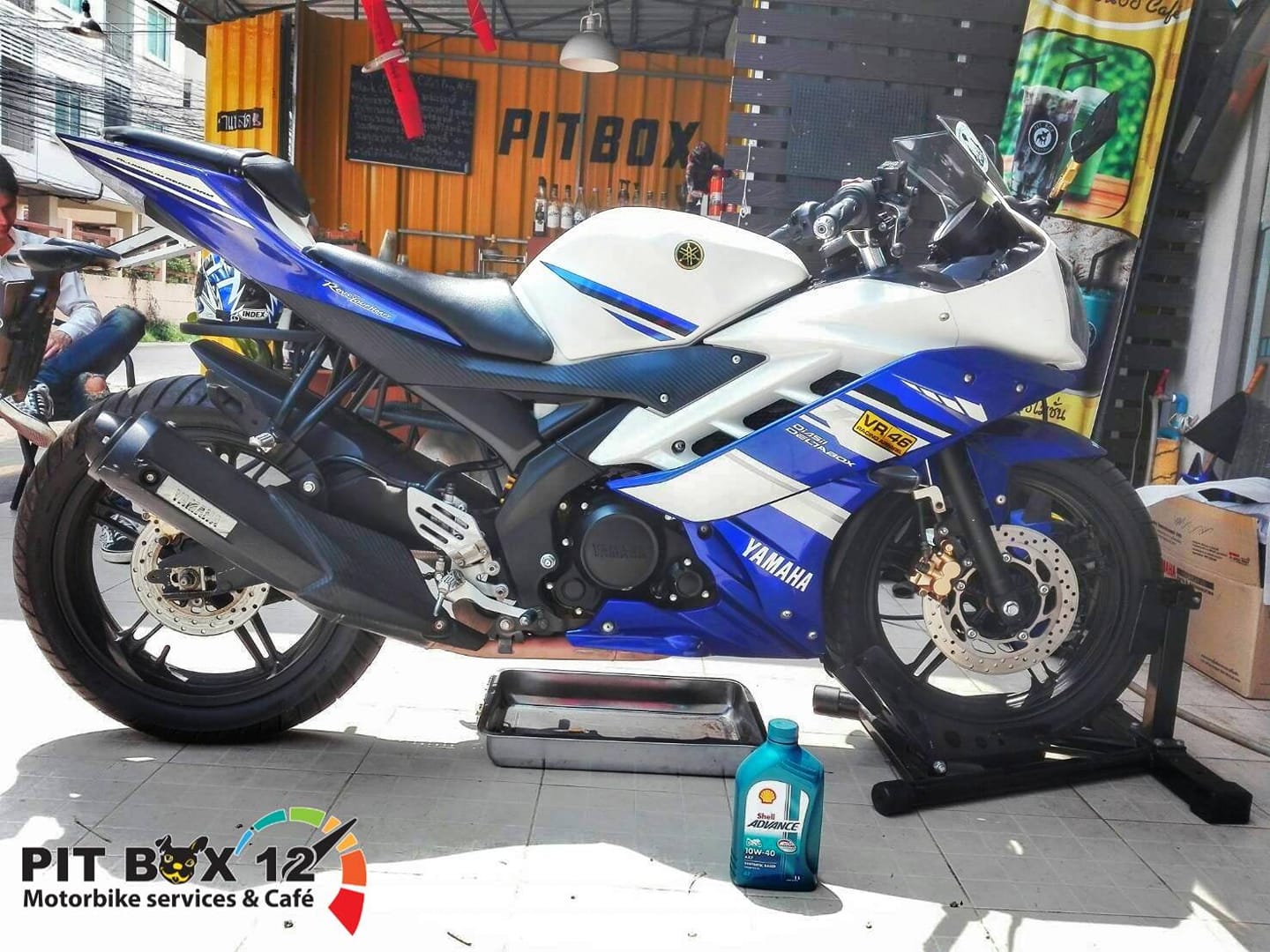 PIT BOX 12 - 🔥Yamaha R15 - เปลี่ยนถ่ายน้ำมันเครื่อง Shell... | Facebook