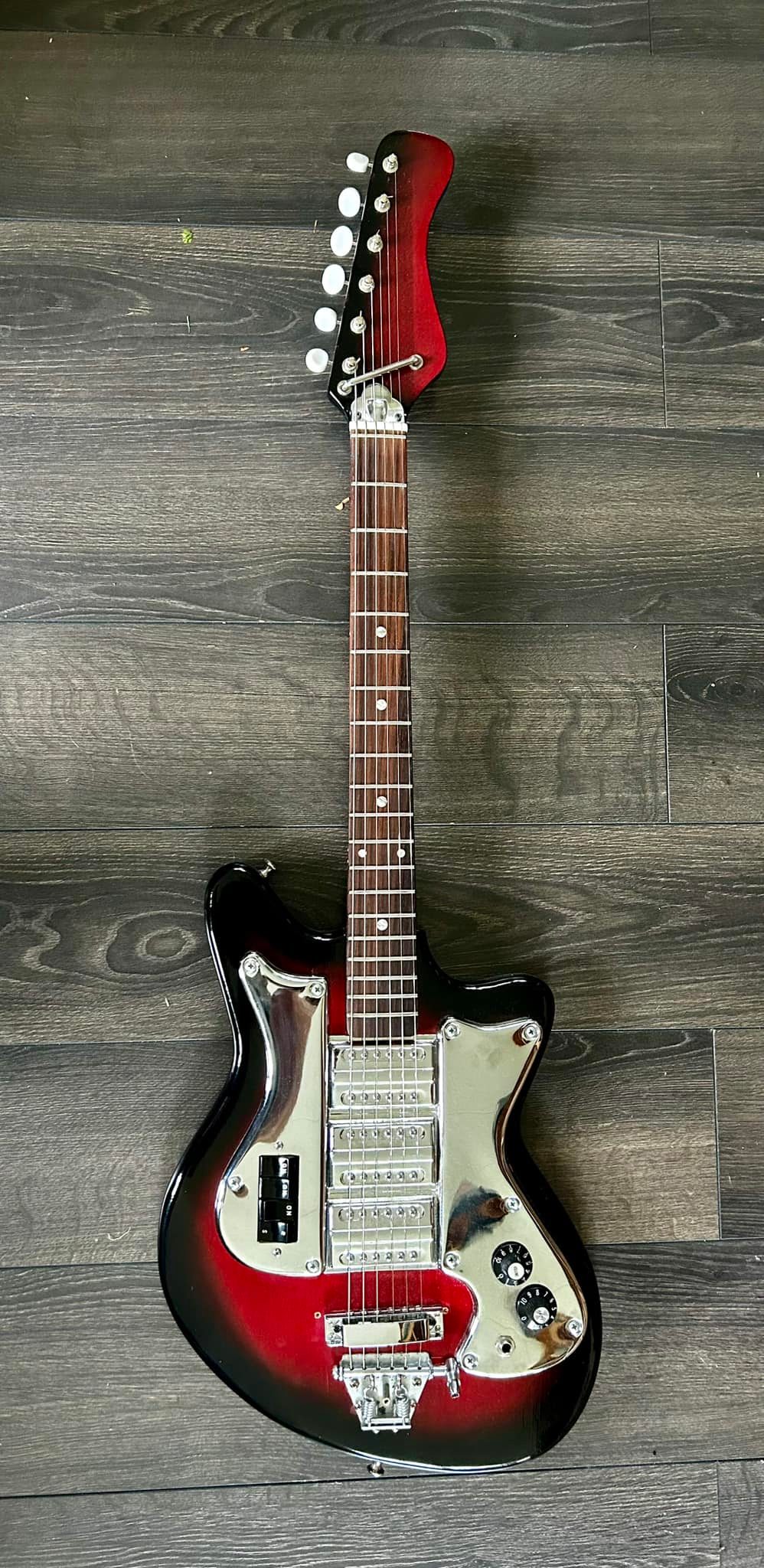 What years did the Kawai S170 guitar look like this?
