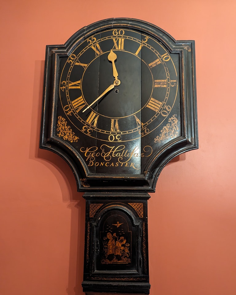 J A - 🕰️ Q: What's an Act of Parliament clock, aka a tavern clock? 👉 A ...